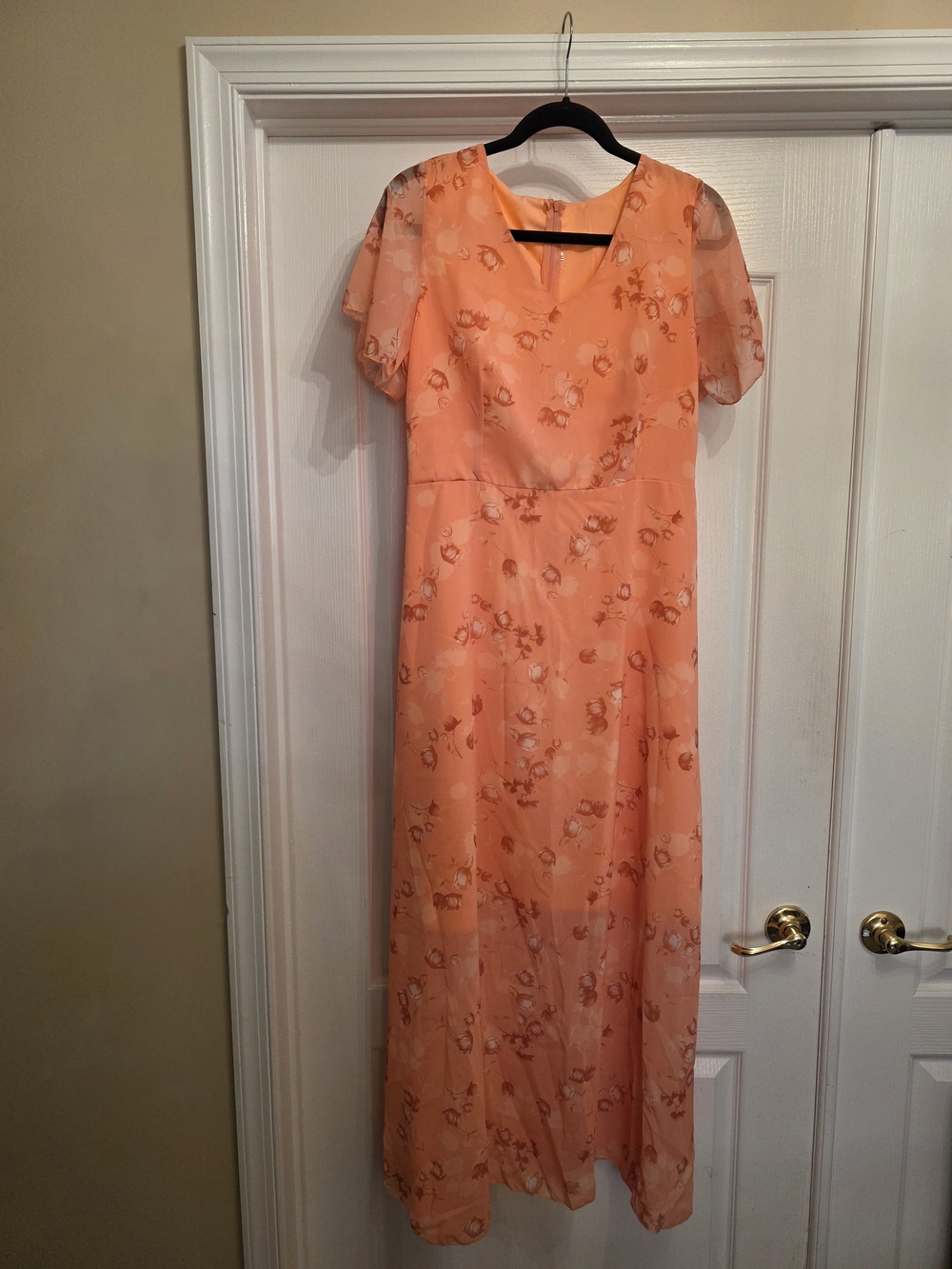 Elegant Peach Floral V-Neck Maxi Dress